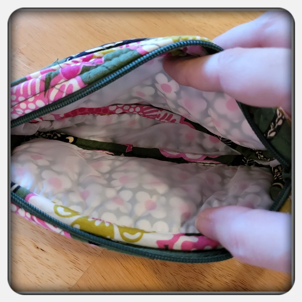 EUC Vera Bradley Vintage Olivia Pink Mirrored Cosmetic Bag
